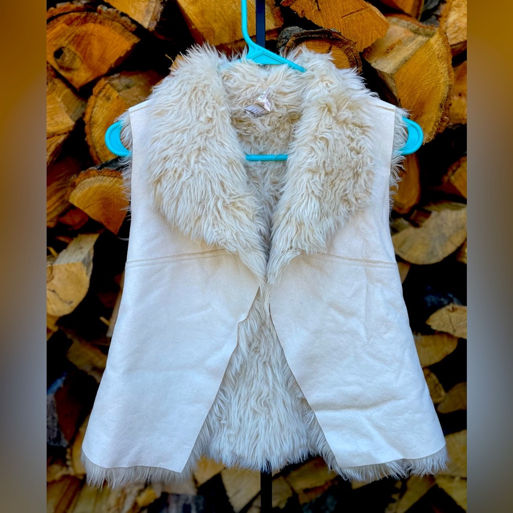 White fur vest. Jennifer Lopez. Size XS